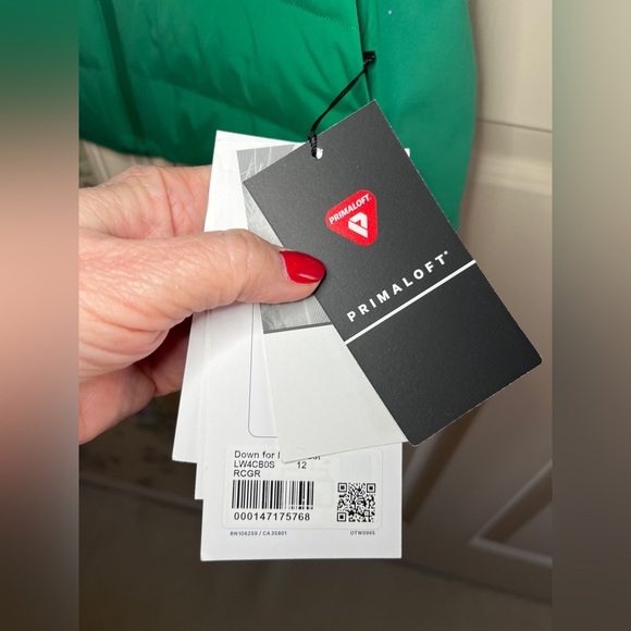 NWT!!🍒LULULEMON DOWN FOR IT ALL VEST sz 12 RACEWAY GREEN 700-Fill Run Everglade - Picture 5 of 9